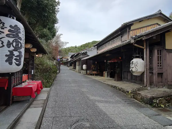 Atago Kaido Street in Toriimoto