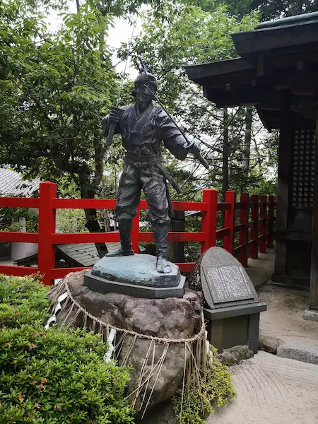 Hachidai Jinja Shrine (八大神社)