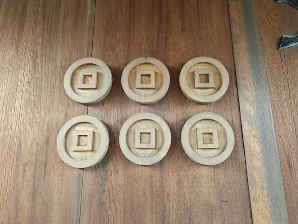 Sanada Family Crest on Daiho-in Temple gate